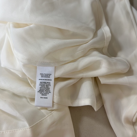 🔥🔥🔥NEW Express Light Button Down Shirt Blouse - Picture 7 of 7